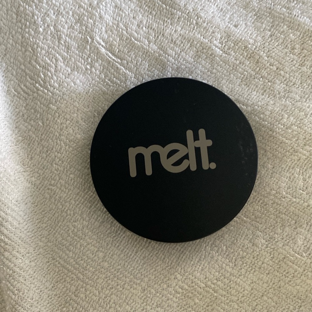 Never used Melt powder blush in lynx